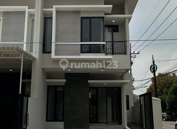 Rumah 2 Lantai Baru SHM di Kutisari Indah Utara Siap Huni  1