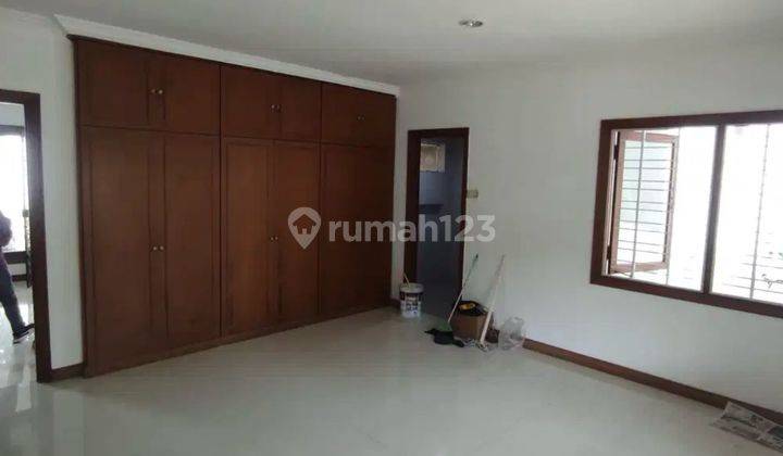 Rumah 2 Lantai Bagus SHM di Graha Famili Siap Huni 2