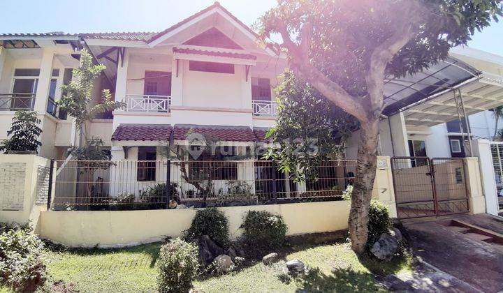 Rumah Bagus Semi Furnished di Pakuwon City Villa Westwood 1