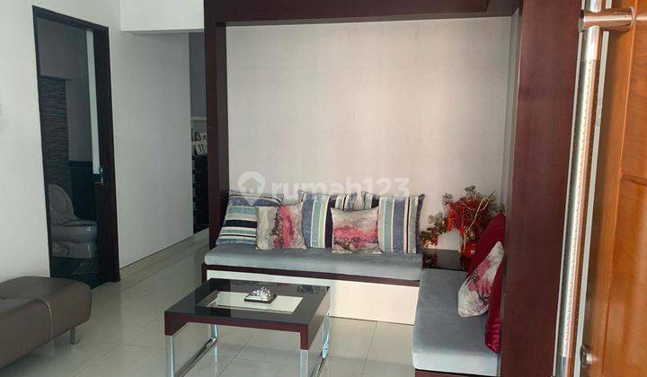 Rumah 2 Lantai Bagus Furnished SHM di Dharmahusada Regency 2