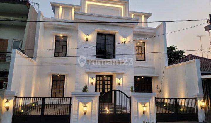 Rumah Colonial Modern Styele SHM di Kertajaya Indah Tengah 1