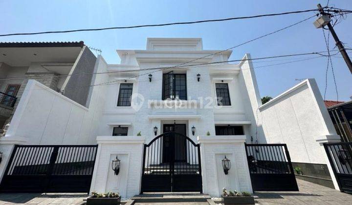 Rumah Colonial Modern Styele SHM di Kertajaya Indah Tengah 2