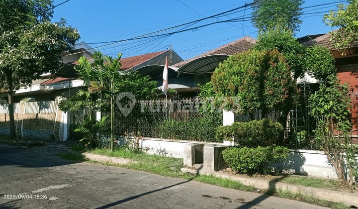 Rumah Bagus SHM di Dharmahusada Indah Barat 1