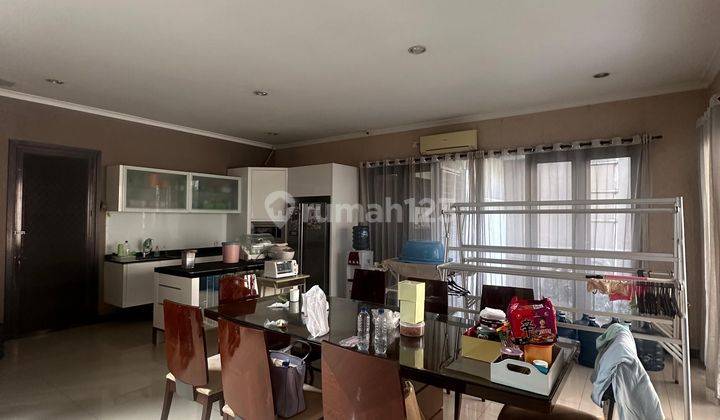 Rumah 2 Lantai Bagus Minimalis HGB di Graha Famili Siap Huni  2