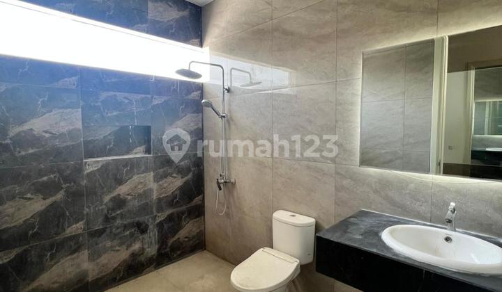 Rumah 2 Lantai Bagus Semi Furnish SHM di Wisata Bukit Mas 2