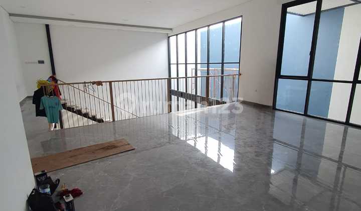 Rumah 2 Lantai Baru SHM di Sutorejo Minimalis Siap Huni 2