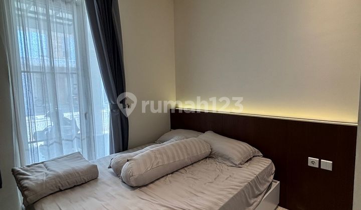 Rumah 2 Lantai Bagus Furnished SHM di Pakuwon City Grand Island 2