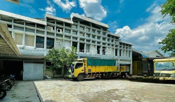 Gudang 2 Lantai Bagus SHM di Raya Kenjeran Lokasi Strategis