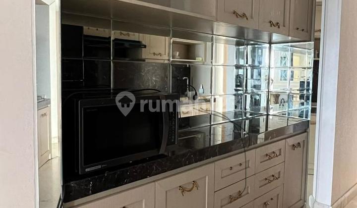 The Peak Apartement 3 BR Furnished Bagus Suramadu View 2