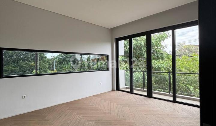 Rumah 2 Lantai Baru HGB di Gayungsari Siap Huni 2