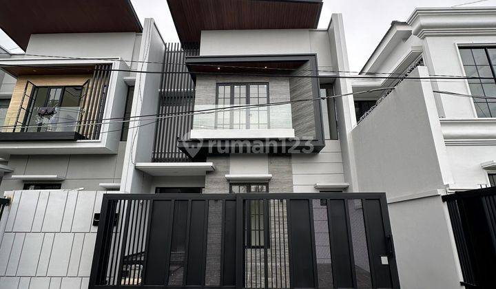 Rumah 2 Lantai Baru SHM di Manyar Kartika Minimalis Siap Huni  1