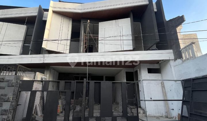 Rumah 2 Lantai Baru SHM di Manyar Indah Minimalis Siap Huni 1