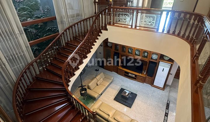 Rumah 2 Lantai Bagus SHM di Margorejo Indah Siap Huni