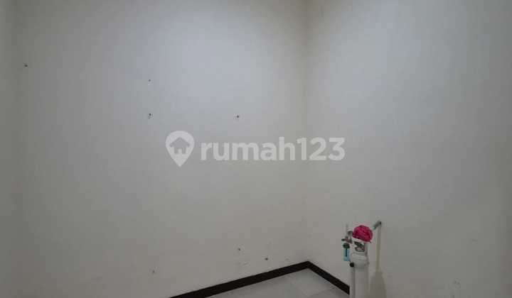 Rumah 2 Lantai Bagus SHM di Dharmahusada Siap Huni 2