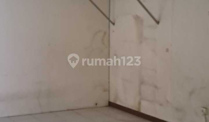 Nice 3-Story Ruko with HGB on Raya Bukit Darmo, Strategic Location 2
