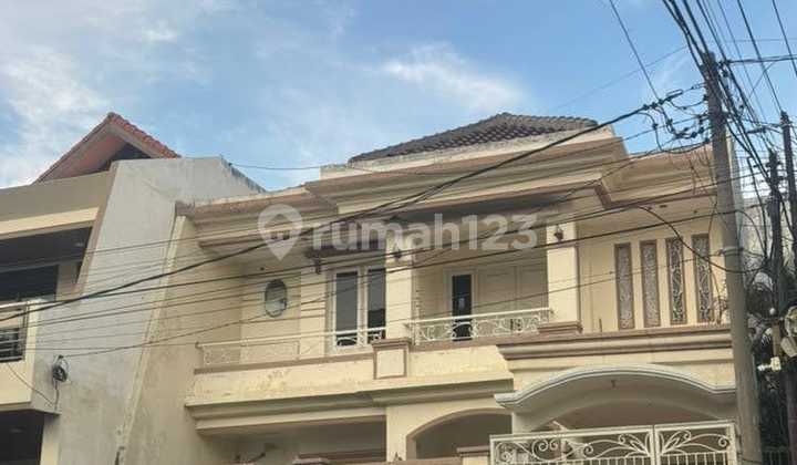Rumah 2 Lantai Bagus SHM di Dharmahusada Siap Huni