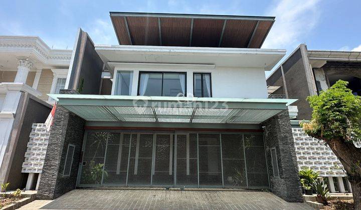 Rumah 2 Lantai Bagus Semi Furnished di Pakuwon City Villa Royal 1