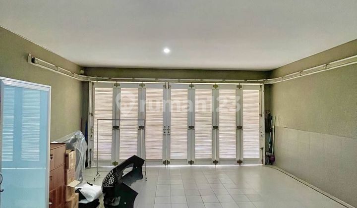 Nice 2-Storey House Semi-Furnished SHM at Royal Residence 2