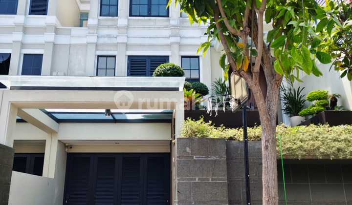 Rumah 3 Lantai Baru Semi Furnished SHM di The Grand Kenjeran