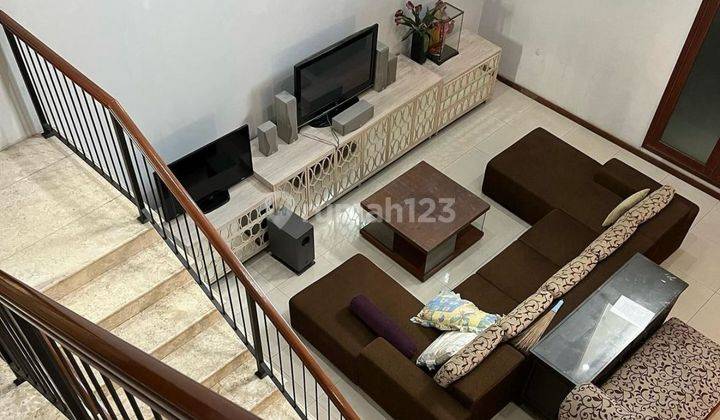 Rumah 2 Lantai Bagus Minimalis SHM di Graha Famili Siap Huni  2