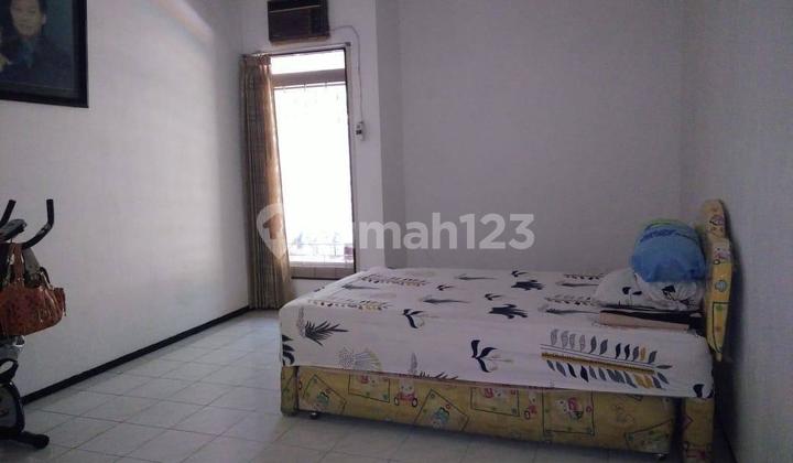 Rumah Bagus Semi Furnish SHM di Manyar Tirtoyoso 2