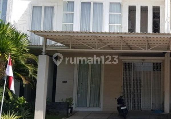 Rumah 2 Lantai Bagus Semi Furnish di Pakuwon Indah The Mansion