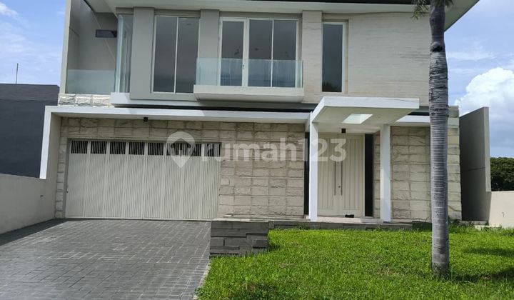 Nice 2-Story House with SHM in Citraland Raffles Garden Ready to Occupy
