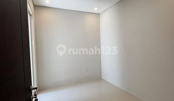 Nice 2-Storey House Semi Furnished SHM in Dian Istana 2