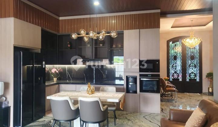 Rumah 3 Lantai Baru Furnished SHM di Citraland North Emerald Rumah 3 Lantai Baru Furnished SHM di Citraland North Emerald