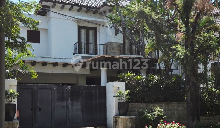 Rumah 2 Lantai Bagus Furnished SHM di Galaxy Bumi Permai Araya 1