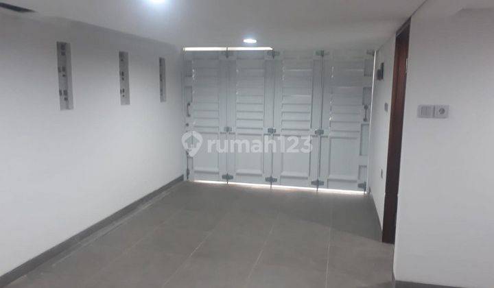 Rumah Mewah Strategis 3 Lantai di Cilandak Jaksel  2