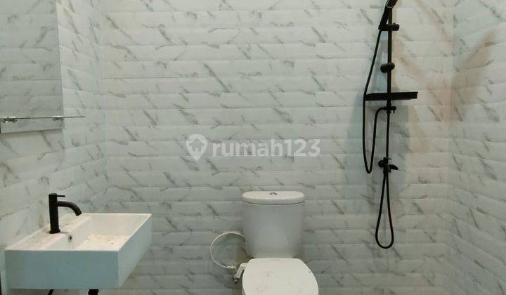 Town house Mewah American Classical Strategis di Jatibening  8