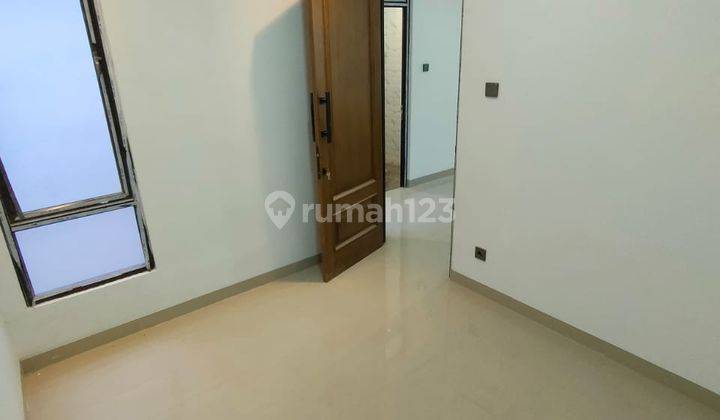 Town house Mewah American Classical Strategis di Jatibening  11