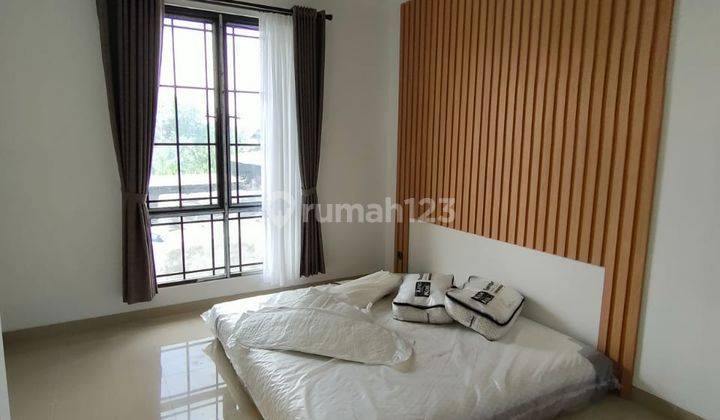 Town house Mewah American Classical Strategis di Jatibening  12