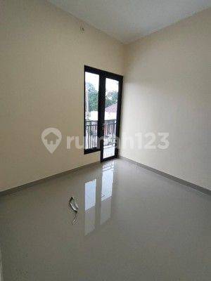 Rumah 2 Lantai siap Huni dekat plaza Cibubur  10