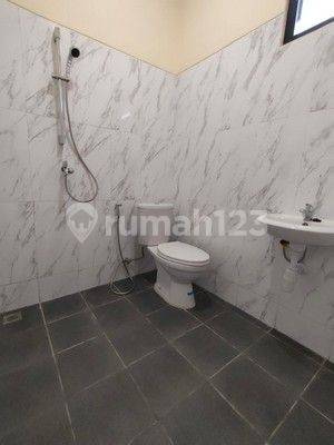 Rumah 2 Lantai siap Huni di selangkah Cibubur plaza 4