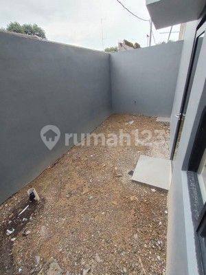 Rumah 2 Lantai siap Huni di selangkah Cibubur plaza 9