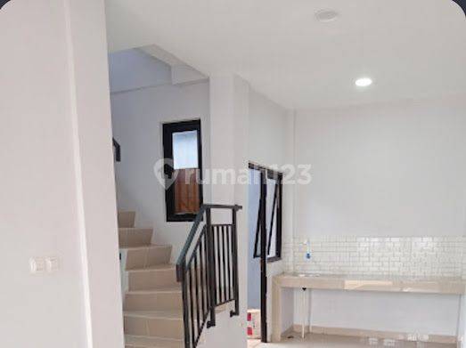 Town House Private Home Siap huni Cukup booking fee 2