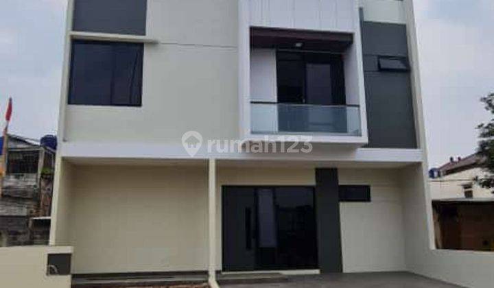 Rumah Mewah Siap Huni Dp10jt Allin Strategis di Jakarta Timur 1