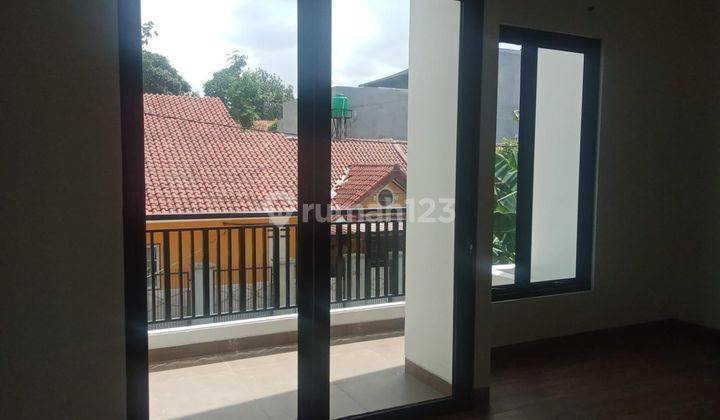 Rumah 2 Lantai SHM tanah Luas Selangkah Toll Jatiasih  2