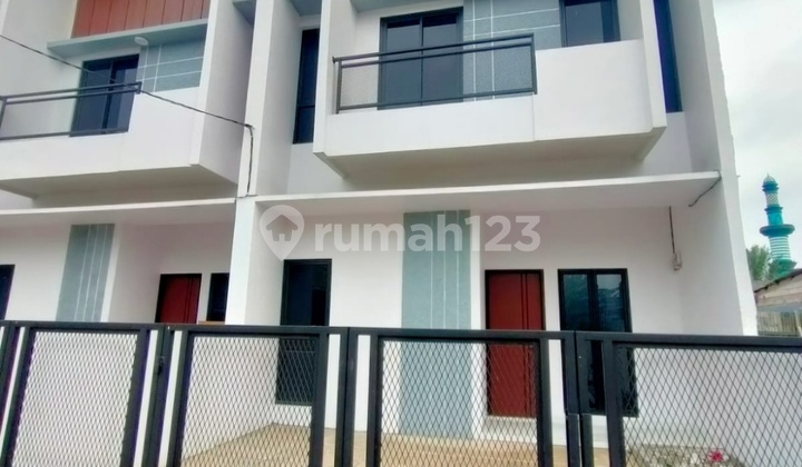 Ready-to-Live 2-Story House with SHM High Quality Near Toll Road & Shops
