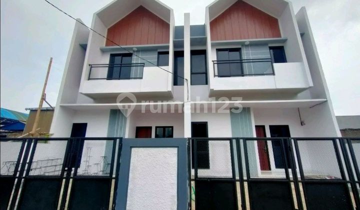 2-Story House with SHM, Spacious Land Near Jatiasih Toll Road, Flood-Free 2-Story House with SHM, Spacious Land Near Jatiasih Toll Road, Flood-Free