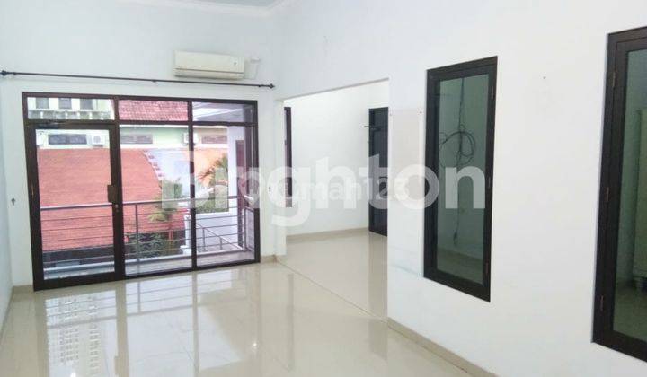 Rumah 2 lantai Pakuwon City Griya Asri siap huni dengan master bedroom super besar 1