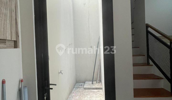 Modern Minimalist 2-Storey House Depok 2