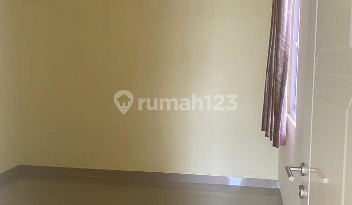 Well-Maintained 2-Story House, 3 Bedrooms Near Mall, Toll Access, Kota Wisata Hospital 2