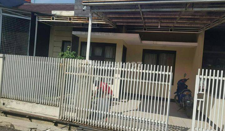 Rumah Mungil Apik Tengah Kota Sayap Buah Batu 1