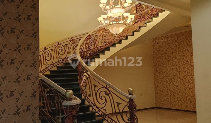 Rumah Mewah Buahbatu Regency Sangat Terawat Siap Huni Rumah Mewah Buahbatu Regency Sangat Terawat Siap Huni