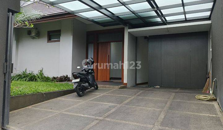 Rumah Mewah di Ciumbuleuit Dengan Kolam Renang  2