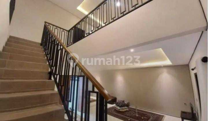 Luxury House in Cigadung Ready to Occupy Good Semi Furnished Luxury House in Cigadung Ready to Occupy Good Semi Furnished