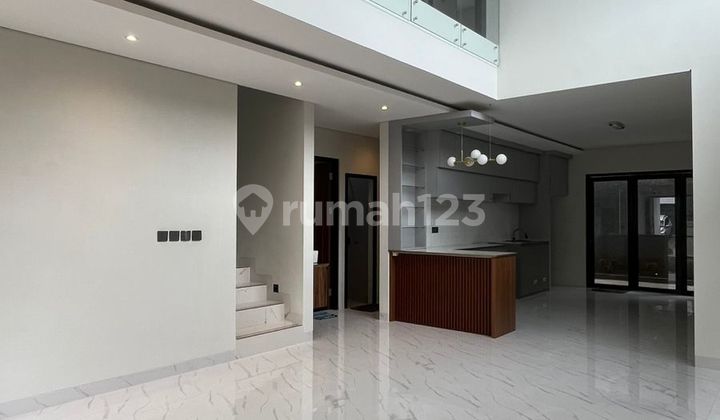 Rumah Cantik Luas Setiabudi Regency Siap Huni